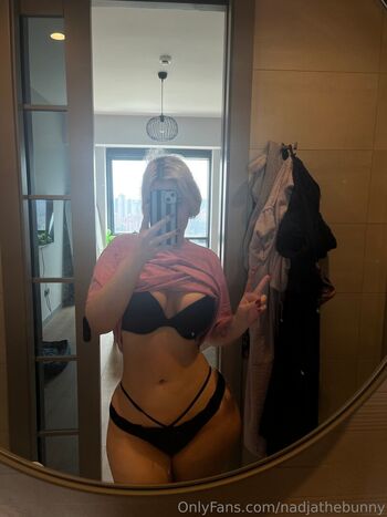 yourfavoritenextdoorgirl