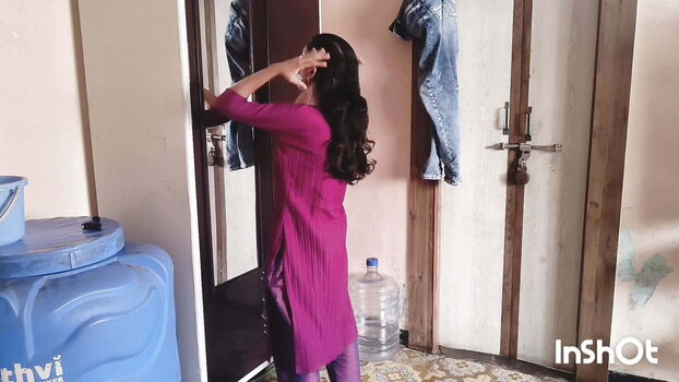 Full leaked Yourshivani private onlyfans photo