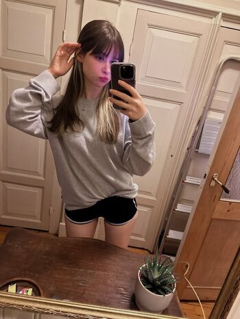 Full leaked Littletina/ private onlyfans photo