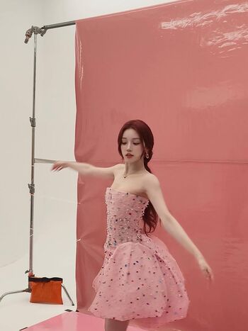 Full leaked Yuqi private onlyfans photo