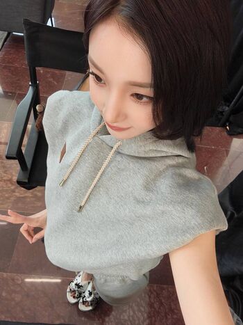 Full leaked Yuqi page private onlyfans photo