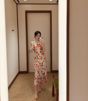 Full leaked Yuqi page private onlyfans photo