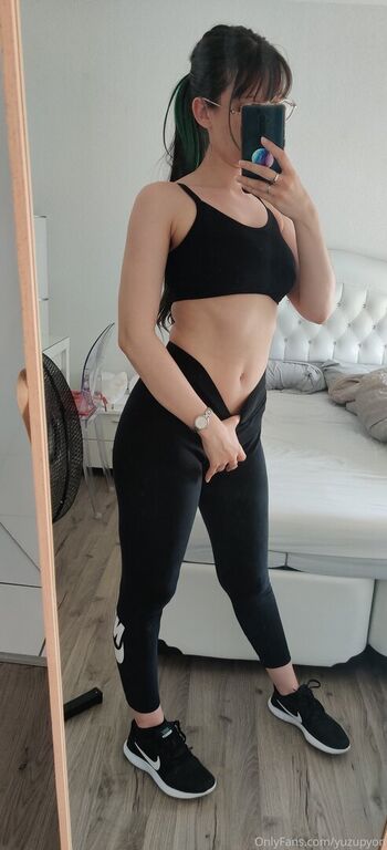 Full leaked Yuzu pyon  page private onlyfans photo