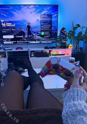 Full leaked Yve gaming page private onlyfans photo