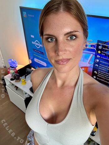Full leaked Yve gaming page private onlyfans photo