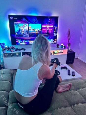 Full leaked Yve gaming private onlyfans photo