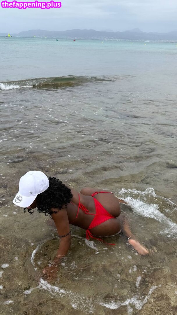 Yyaizabennett Φωτογραφία Γυμνών OnlyFans #2