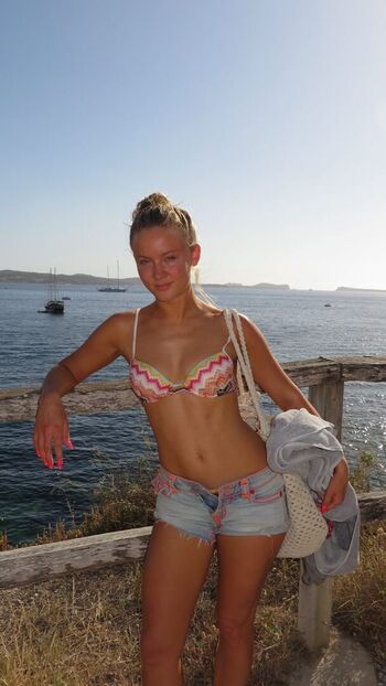 Full leaked Zara larsson  page private onlyfans photo