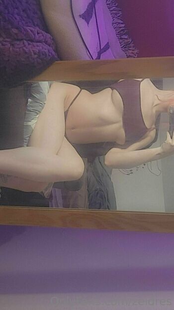 Full leaked Zeldres private onlyfans photo