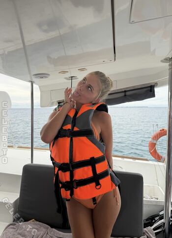 Full leaked Zoe kaeppele private onlyfans photo