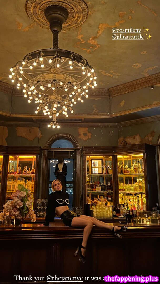 Zoe Lister Jones / https: / zoelisterjones Фото оголеного OnlyFans #17