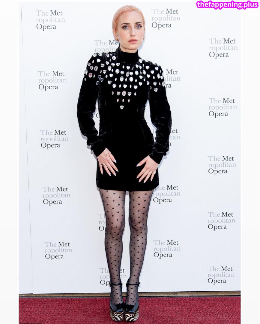 Zoe Lister Jones / https: / zoelisterjones Photo OnlyFans Nu #24