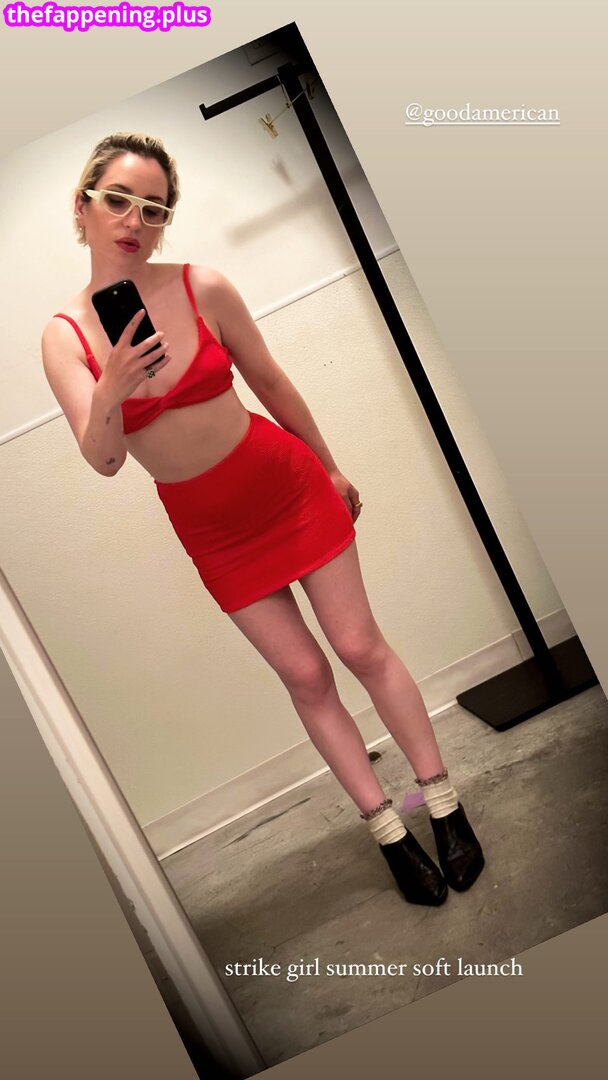 Zoe Lister Jones / https: / zoelisterjones Φωτογραφία Γυμνών OnlyFans #27