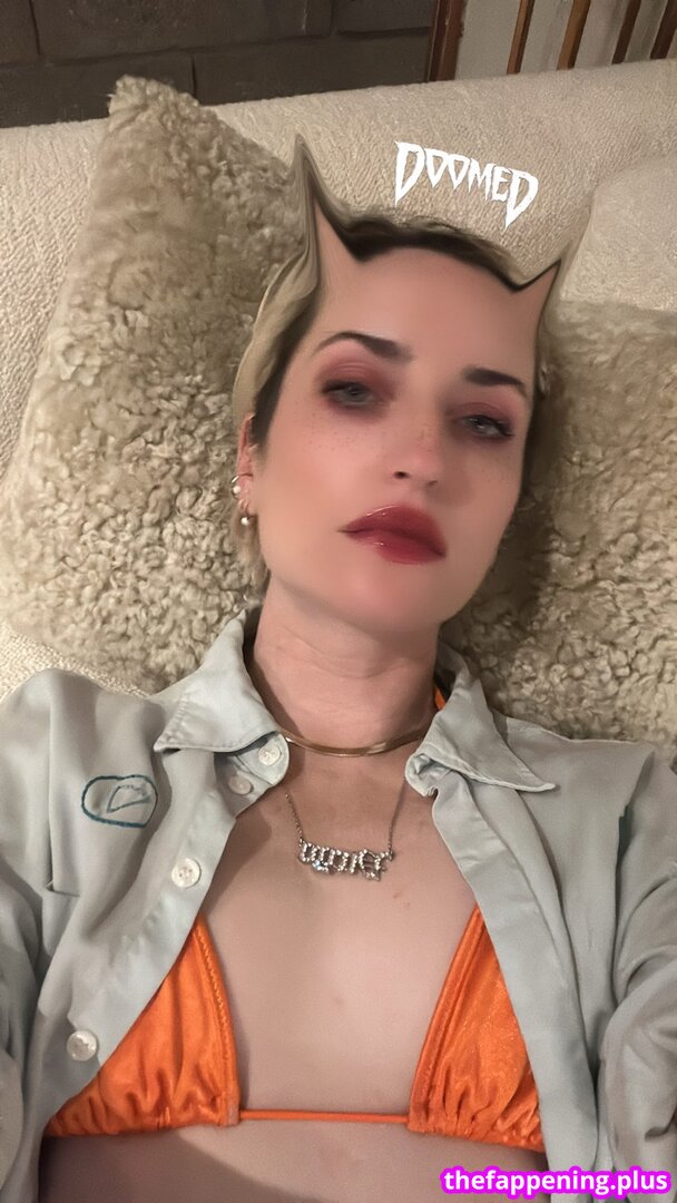 Zoe Lister Jones / https: / zoelisterjones Fotografie OnlyFans Dezbrăcată #29