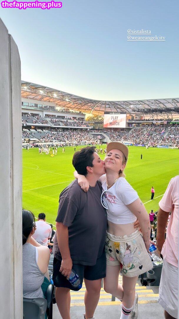 Zoe Lister Jones / https: / zoelisterjones Meztelen OnlyFans Fotó #34