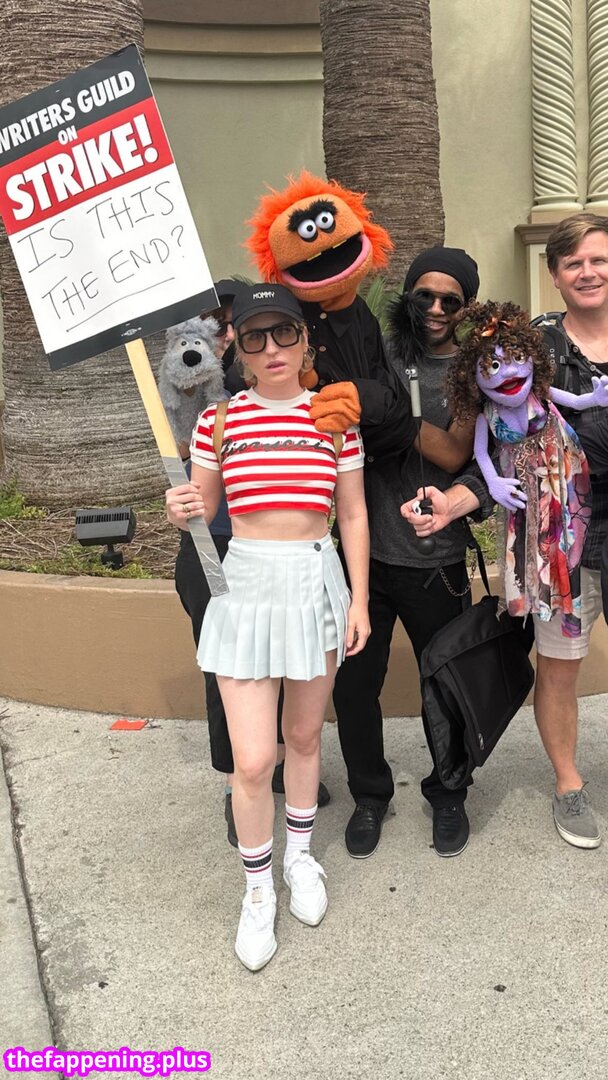 Zoe Lister Jones / https: / zoelisterjones Фото обнажённых OnlyFans #38