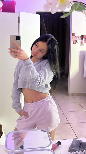 Full leaked Zoe manoek private onlyfans photo