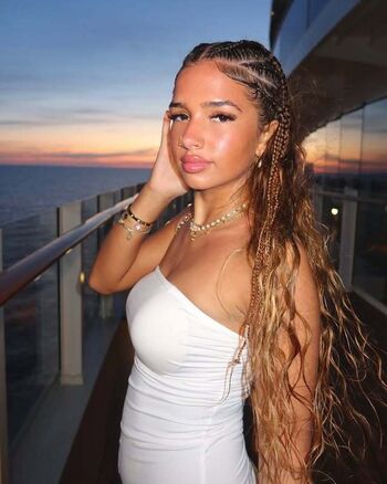 Full leaked Zoesalg private onlyfans photo