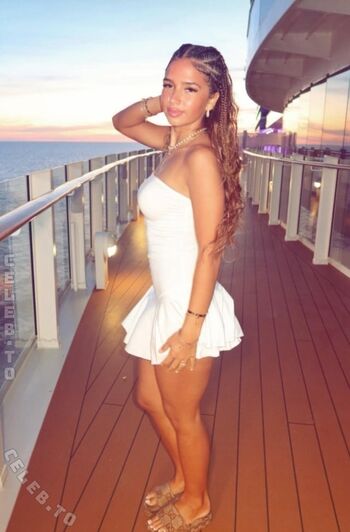 Full leaked Zoesalg private onlyfans photo