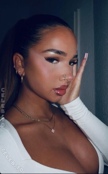 Full leaked Zoesalg private onlyfans photo