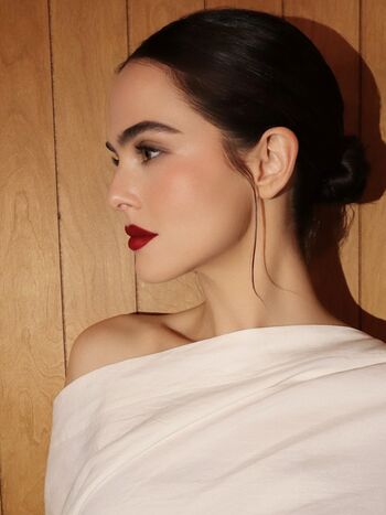 Full leaked Zoey deutch page private onlyfans photo