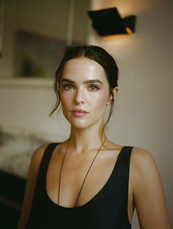 Full leaked Zoey deutch private onlyfans photo