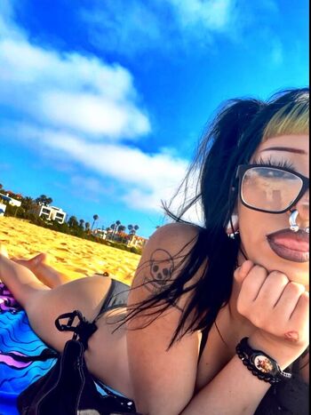 Full leaked Zombiie private onlyfans photo