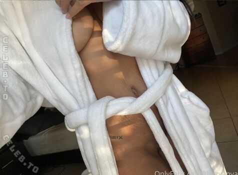 Full leaked Zyanya private onlyfans photo